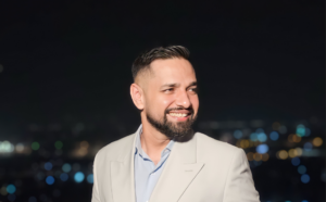 النجم الصاعد على تيك توك.. القصة الملهمة لمحمد أمين و "ونق مكة" 2 3 1