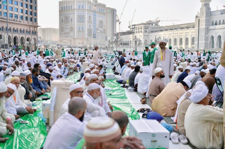 في-شهر-رمضان.-معايير-واشتراطات-مقدمي-سفر-الإفطار-بالمسجد-الحرام