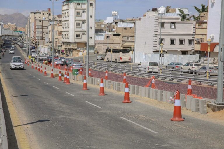 الطائف.-بدء-أعمال-تطوير-وتأهيل-الجسور-لتعزيز-الحركة-المرورية