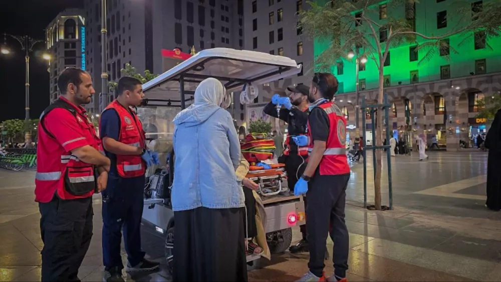 المدينة-المنورة.-الهلال-الأحمر-ينقذ-مصابًا-بجلطة-قلبية-في-مسجد-قباء