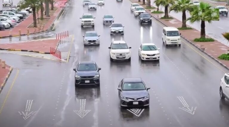 “الأرصاد”-ينبه-من-هطول-أمطار-غزيرة-ورياح-شديدة-على-عسير