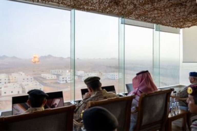 صور|-وزير-الدفاع-يشهد-تمرين-القوات-الخاصة-“النخبة”