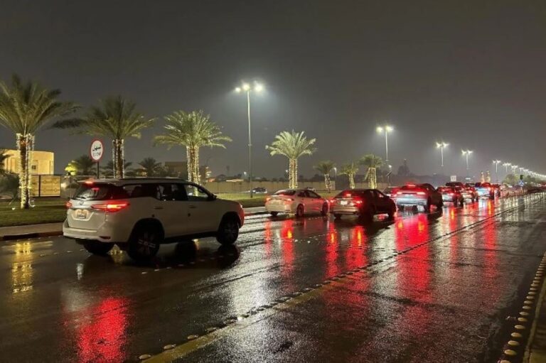 طقس-الباحة.-هطول-أمطار-متفرقة-من-متوسطة-إلى-خفيفة