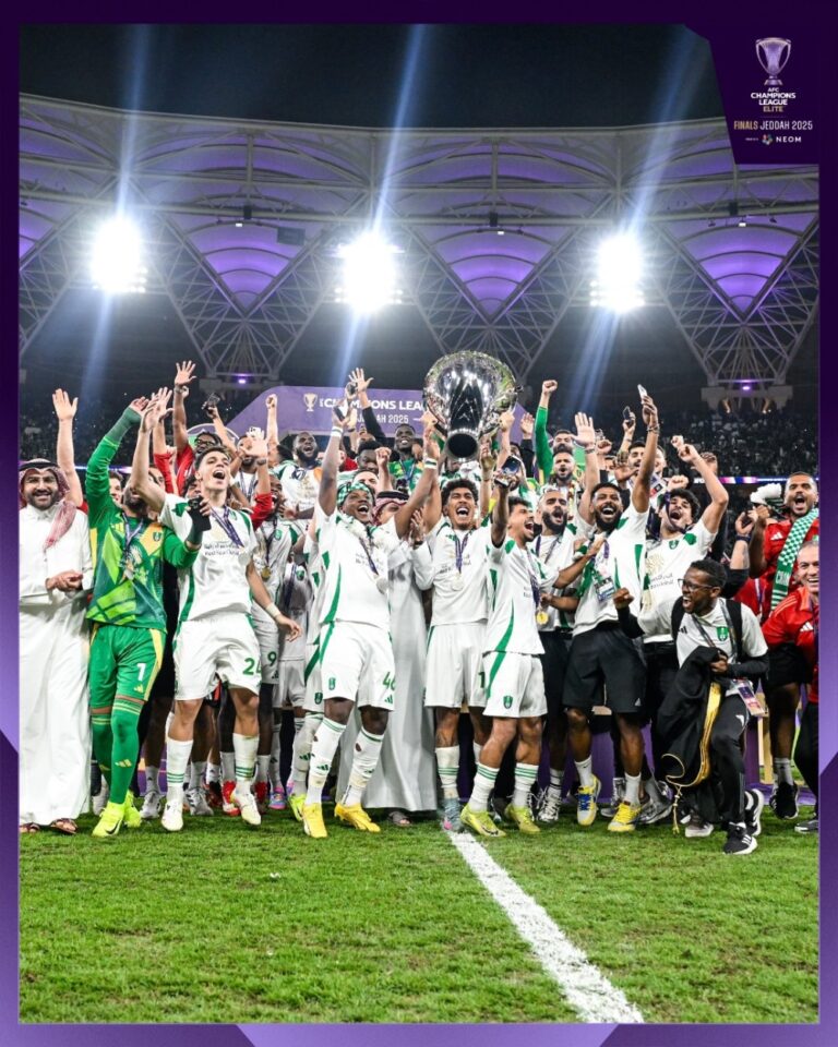 صحف-العالم-تعلق-على-إنجاز-الأهلي-بعد-تحقيق-لقب-دوري-أبطال-آسيا-للنخبة.-ماذا-قالت؟