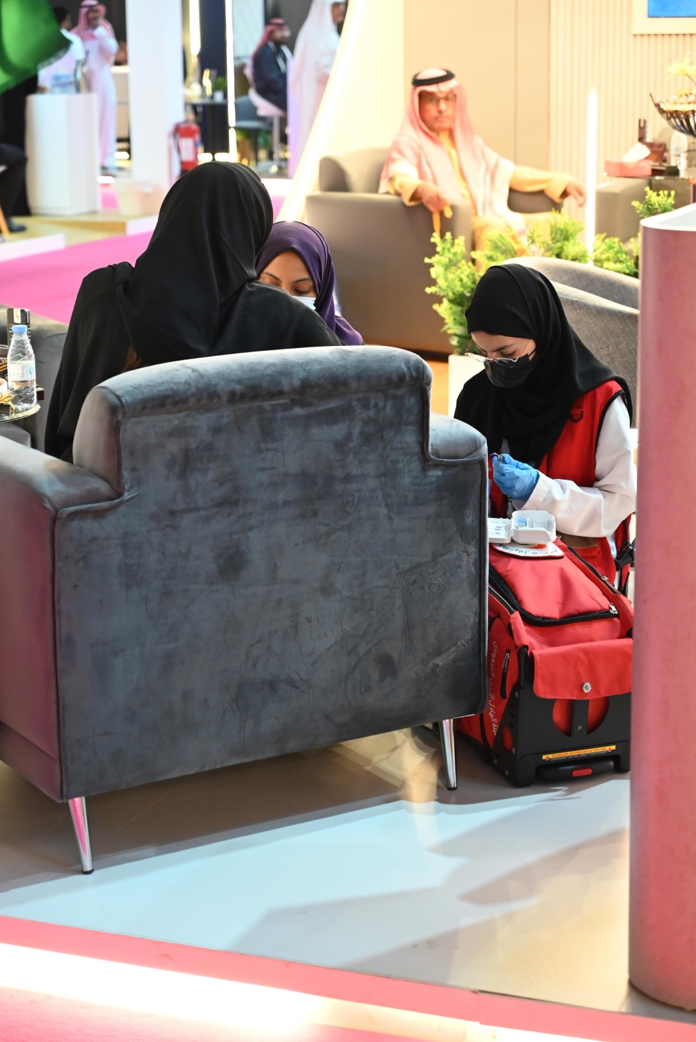 الهلال-الأحمر-بمكة.-2762-متطوعًا-يقدّمون-أكثر-من-16-ألف-ساعة