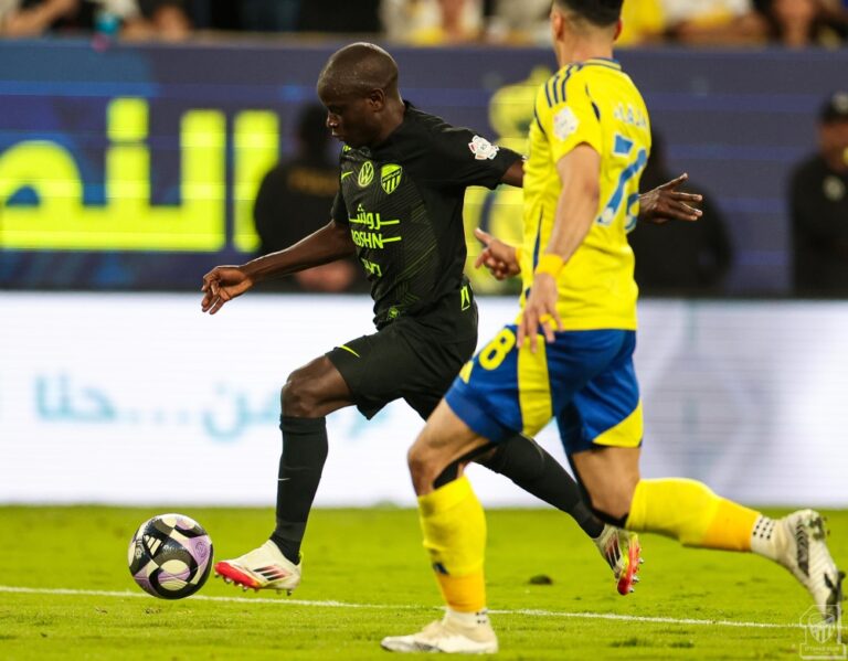 اشتباك-بين-لاعبي-النصر-والاتحاد-وديابي-يحصل-على-بطاقة-حمراء.-ماذا-حدث؟-ـ-“فيديو”