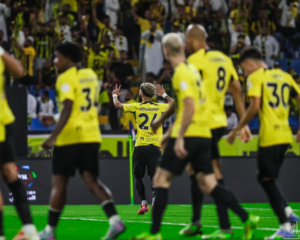 الاحتفالات-بـ-تتويج-الاتحاد-تبدأ-في-جدة-بعد-التتويج-بـ-لقب-روشن-ـ-“فيديو”
