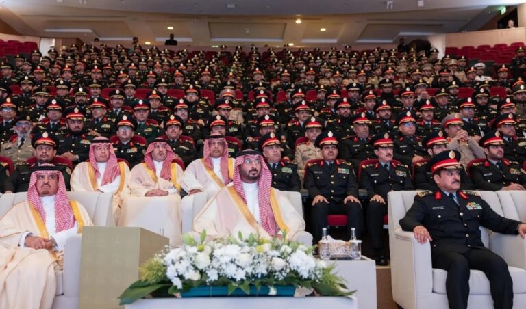 وزير-الحرس-الوطني-يرعى-حفل-تخريج-دفعتين-من-برنامج-القيادة-والدراسات-المتقدمة