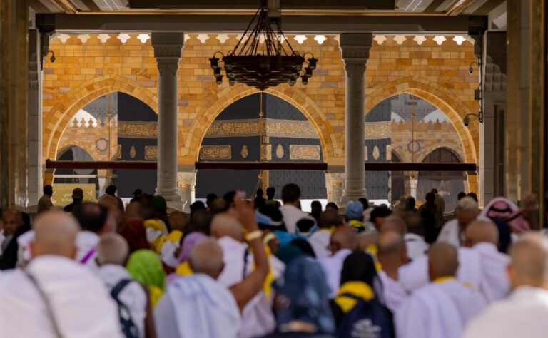 الملك-يصدر-توجيهه-باستضافة-1000-حاج-وحاجة-من-الفلسطينيين-لأداء-الحج