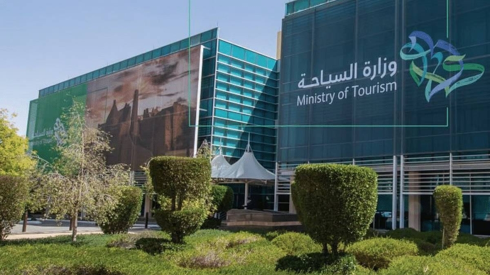رفع-الدعم-المالي-للعاملين-في-القطاع-السياحي-من-30%-إلى-50%