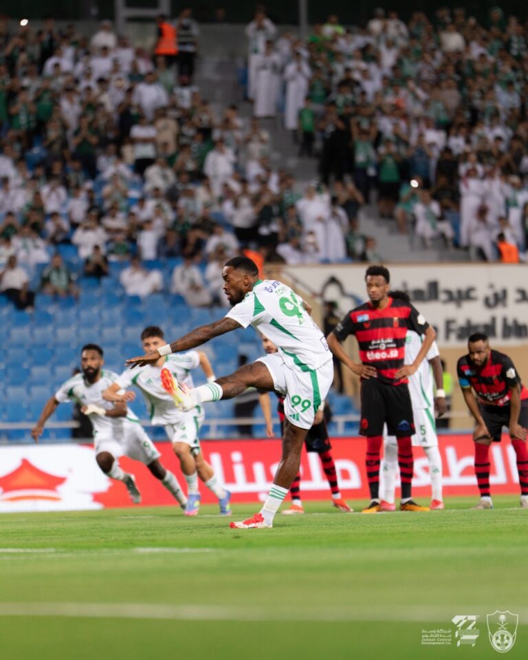 هدف-توني-يقود-الأهلي-للفوز-على-الرياض