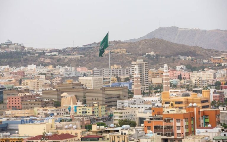 منتدى-عسير-للاستثمار-2.-جلسات-حوارية-وفرص-استثمارية-ومستقبل