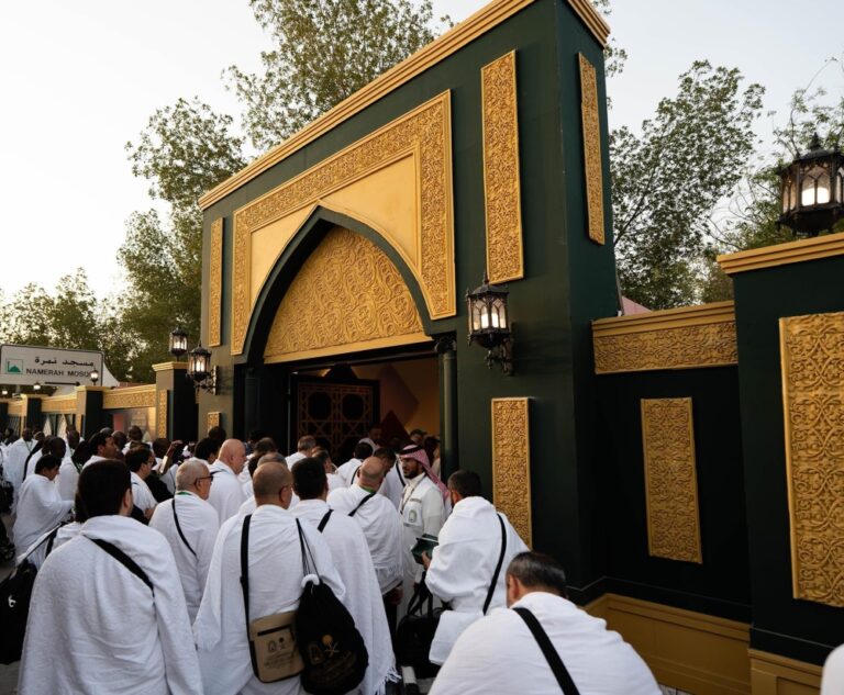 لسلامتهم-من-الحرارة.-“الحج”-تؤكّد-على-الحجاج-البقاء-بمخيماتهم-حتى-4-مساءً