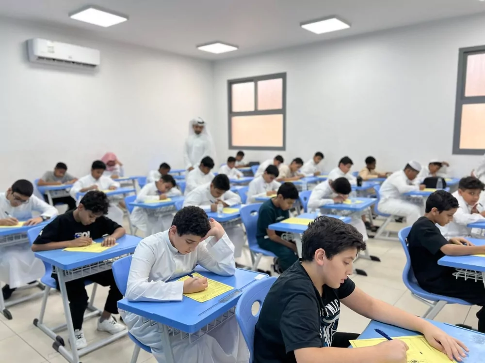 «التعليم»-تُجيز-استخدام-الحاسبة-غير-المبرمجة-وتمنع-الجوالات-في-الاختبارات-عاجل