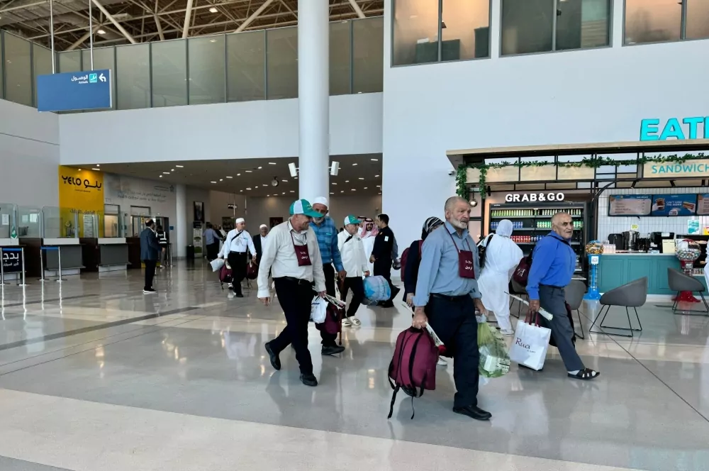حرس-الحدود-يواصل-تسهيل-عودة-الحجاج-الإيرانيين-عبر-منفذ-جديدة-عرعر