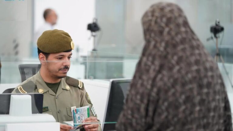بتوجيهات-القيادة.-تسهيل-تفويج-الحجاج-الإيرانيين-ومغادرتهم