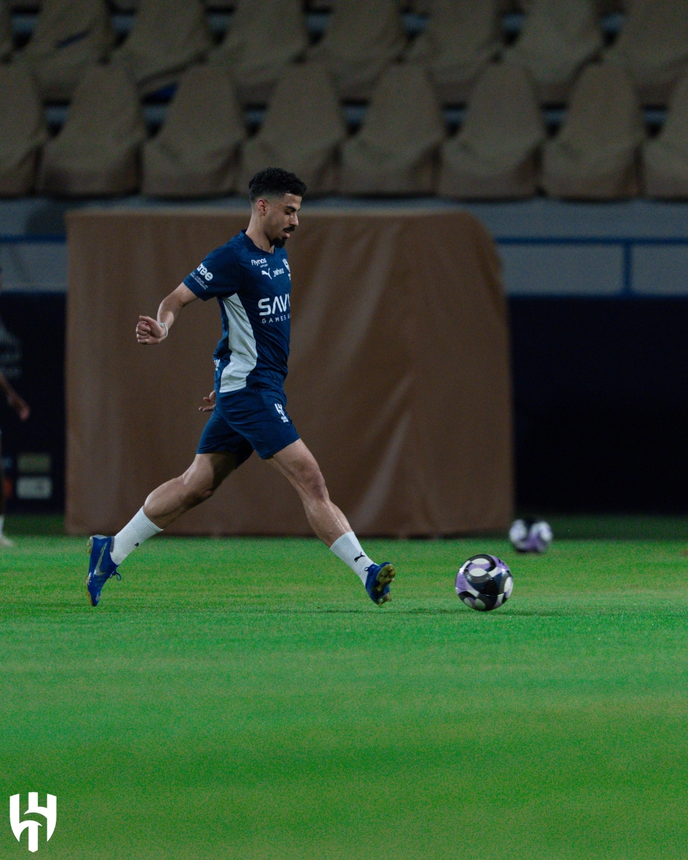 لاجامي-يتحدث-بثقة-عن-بيئة-الهلال.-والجمهور-النصراوي-يقرأ-ما-بين-السطور!