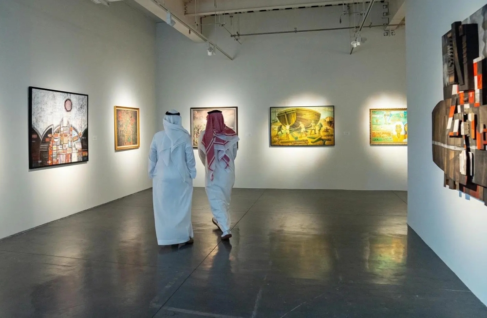 “ملامح-متغيرة”.-معرض-يوثق-لحظات-التحول-في-مشهد-الخليج-التشكيلي