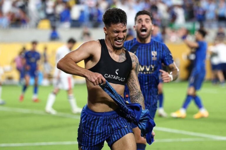 مونديال-الأندية:-ليوناردو-مهاجم-الهلال-“من-يلعب-في-السعودية-لا-يهرب-من-التحديات”