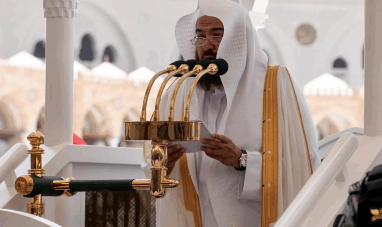 إمام-الحرم:-الالتجاء-إلى-الله-منهج-المسلم-حين-حلول-الفتن