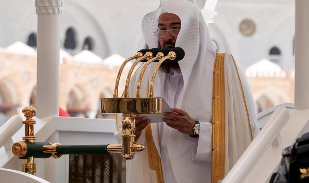 إمام-الحرم:-الالتجاء-إلى-الله-منهج-المسلم-حين-حلول-الفتن