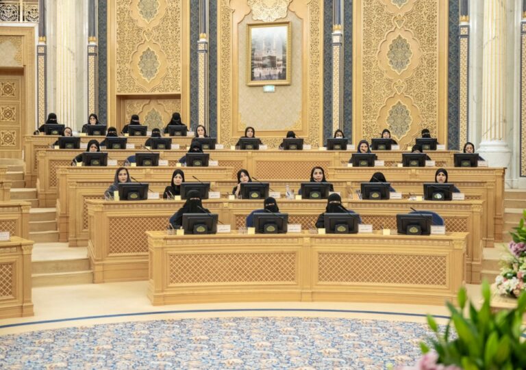 “الشورى”-يطالب-بتحسين-تغطية-الاتصالات-والإنترنت-في-الأماكن-العامة