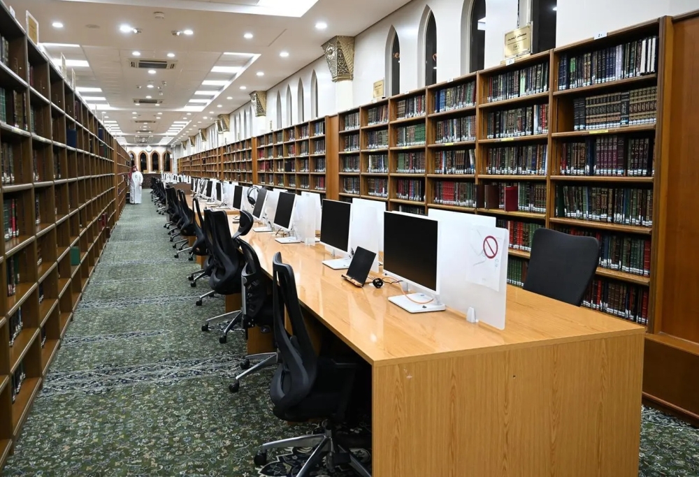 مكتبة-المسجد-النبوي.-كنز-معرفي-من-أمهات-الكتب-والمخطوطات-النادرة