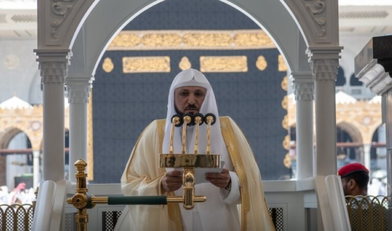 إمام-الحرم:-ذكر-الله-يعين-على-مواجهة-الشدائد-والكربات