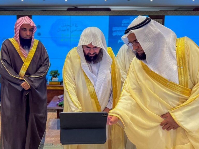 السديس-يُدشّن-مبادرة-لخدمة-المستفيدين-في-المسجد-النبوي
