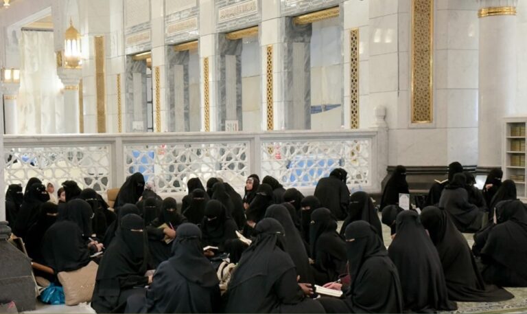 اختتام-الدورة-الصيفية-النسائية-لحفظ-القرآن-الكريم-في-المسجد-الحرام
