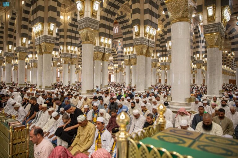 ترجمة-خطبتي-الجمعة-في-الحرمين-الشريفين-إلى-15-لغة-عالمية