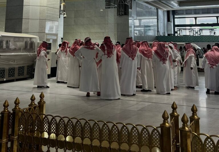الصلاة-وتشييع-جثمان-الطالب-الراحل-محمد-القاسم-في-الحرم-المكي