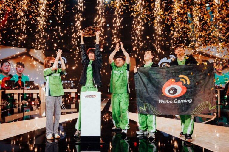 فريق-weibo-gaming-الصيني-يحقق-البطولة-19-بكأس-العالم-للرياضات-الإلكترونية-2025-بمنافسات-team-fight-tactics