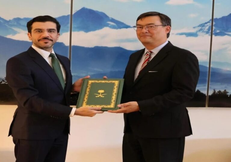 السفير-الداود-يقدم-نسخة-من-أوراق-اعتماده-للخارجية-السويسرية