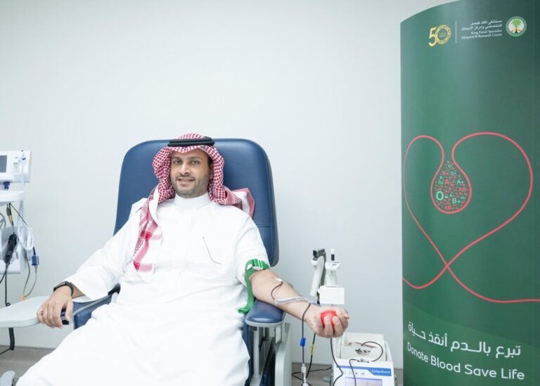 الأمير-تركي-بن-محمد-بن-فهد-يتبرع-بالدم.-ويؤكد:-الحملة-ترسخ-قيم-العطاء