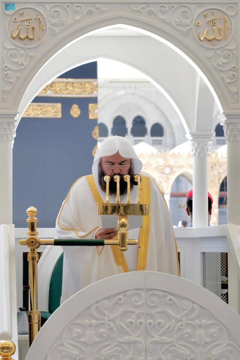 خطيب-المسجد-الحرام-للمعلمين-والطلاب:-التعليم-رسالة-عظيمة-استشعروا-قيمتها