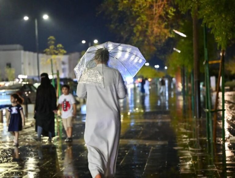 طقس-السعودية.-أمطار-متباينة-الشدة-على-المدينة-المنورة-وحائل