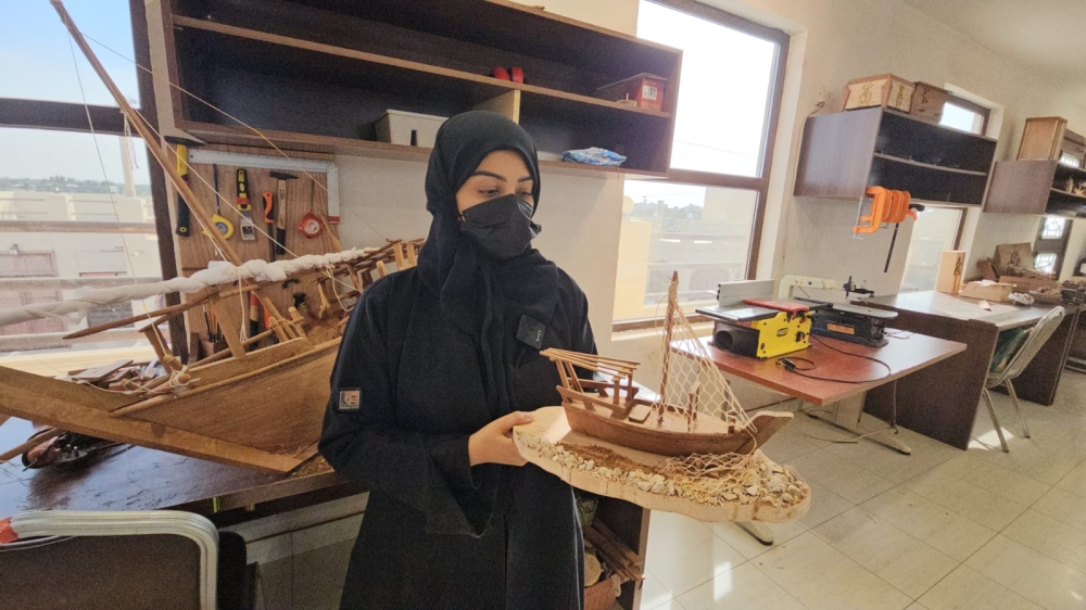 يعززن-التراث-البحري.-لأول-مرة-بالمملكة-4-فتيات-يمتهنّ-صناعة-السفن-في-الشرقية