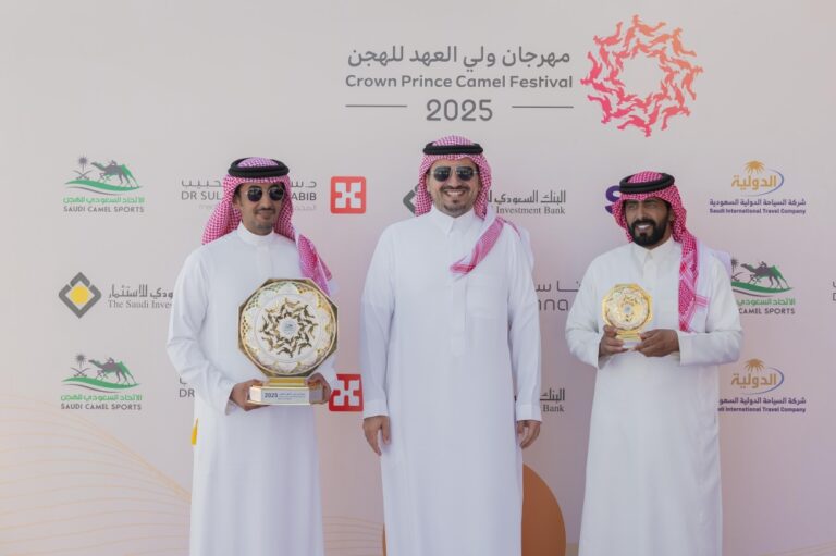 “عجيب”-تخطف-كأس-مهرجان-ولي-العهد-للهجن-والسعوديون-في-الصدارة