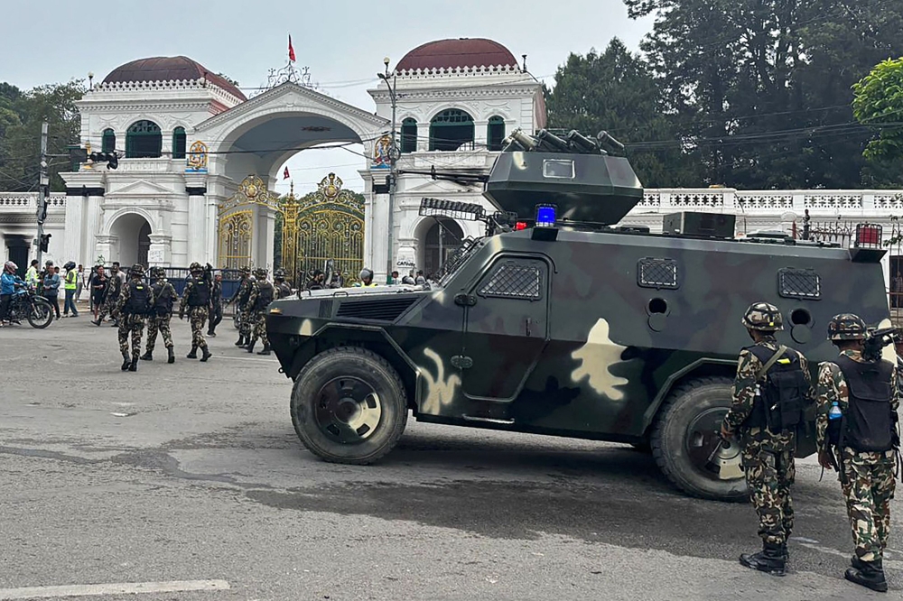 صور|-الجيش-ينتشر-في-شوارع-نيبال-بعد-مقتل-22-شخصاً-خلال-احتجاجات-واسعة-وعنيفة