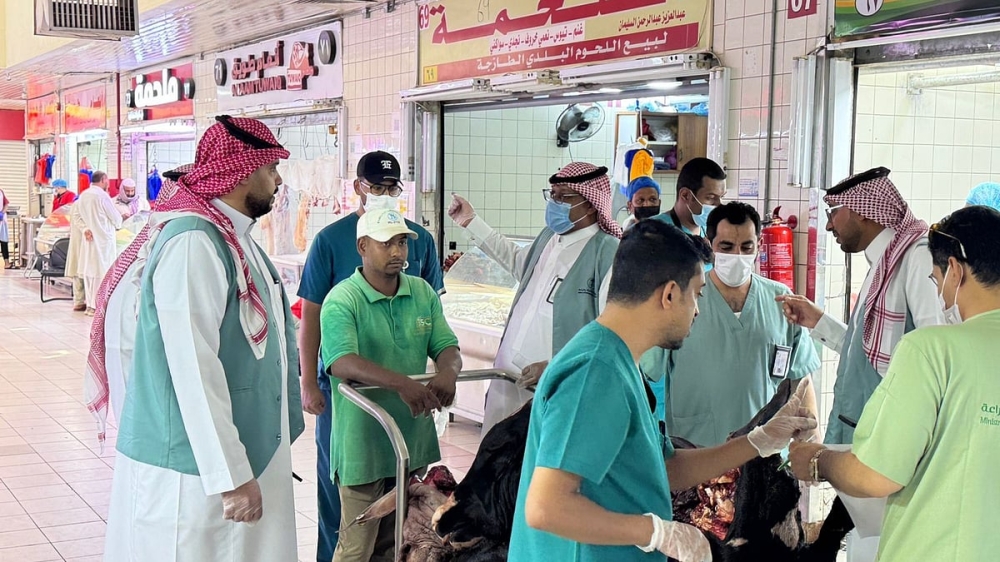 الرياض.-ضبط-3-أطنان-لحوم-فاسدة-في-حملة-تفتيشية-بحي-البطحاء