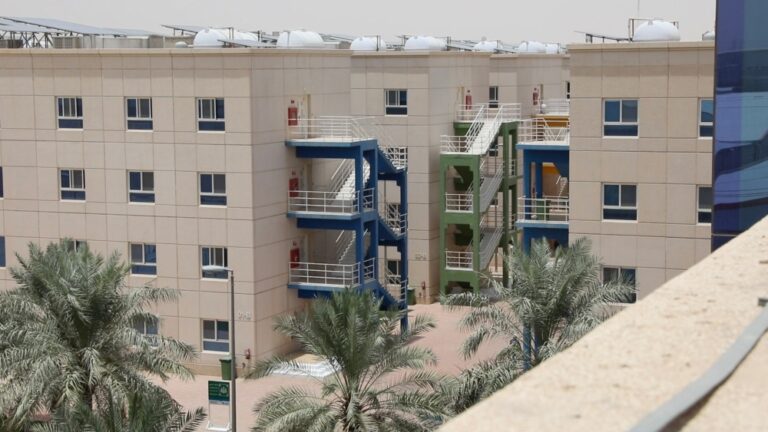 3-مسارات.-“البلديات”-توحد-ضوابط-الصحة-والسلامة-بالسكن-الجماعي-عاجل