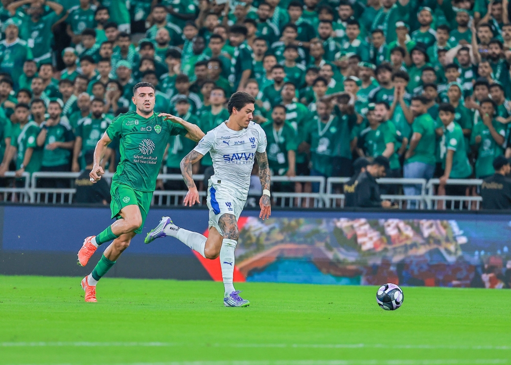 خبير-تحكيمي:-لاعب-الأهلي-استحق-الطرد-أمام-الهلال-للتهور-ـ-عاجل