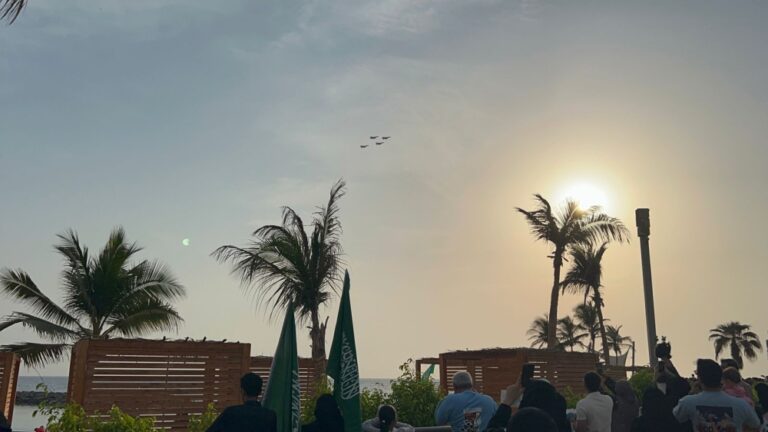 فيديو-«عروس-البحر»-تحتفل-باليوم-الوطني-95.-عروض-تبهر-أهالي-جدة