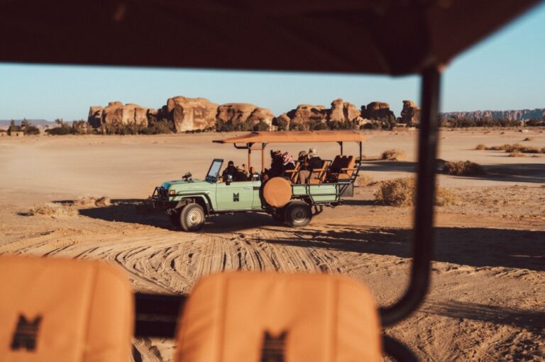 اليوم-الوطني-في-العُلا.-من-إيقاعات-“أزمث”-إلى-كنوز-الواحة-المُذهلة