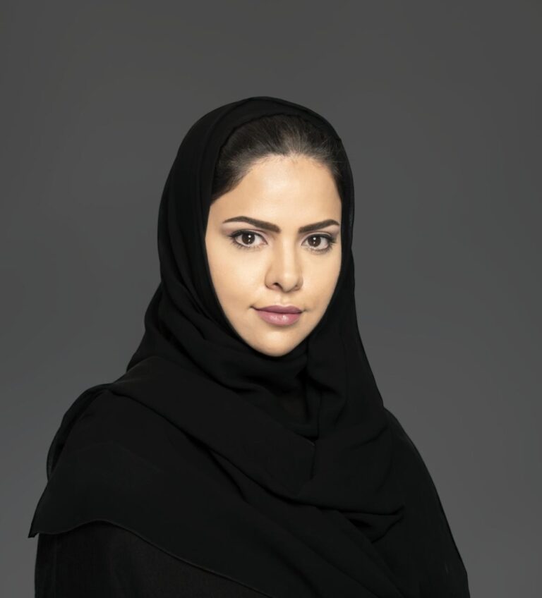 المرأة-في-اليوم-الوطني.-مسيرة-تمكين-تتجدد-وتاريخ-يُكتب-بماء-الذهب