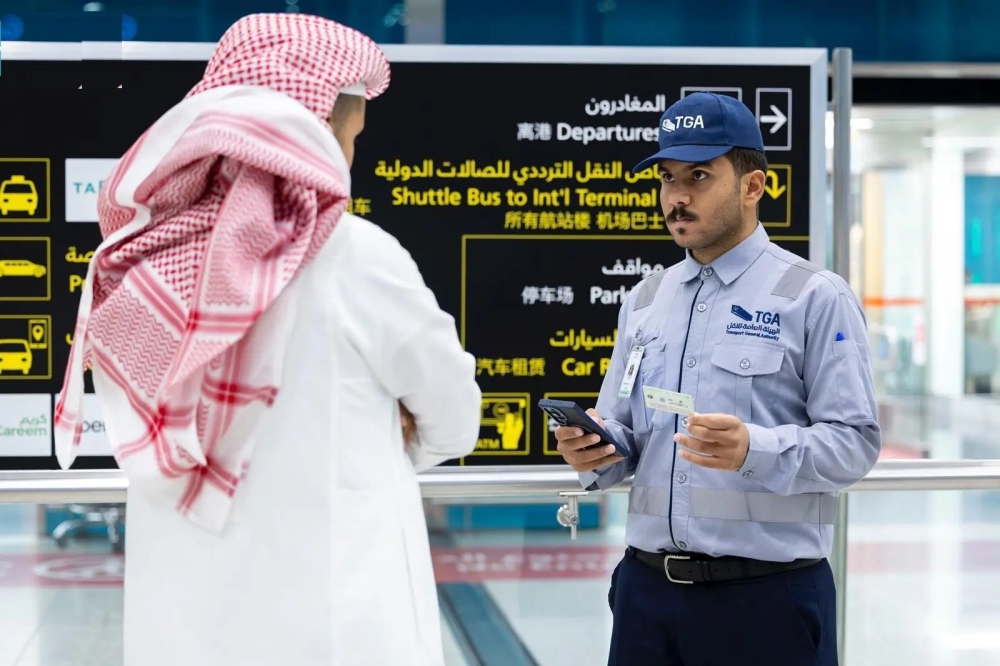 تكثيف-الجولات-الرقابية-لرصد-المخالفين-في-نشاط-نقل-الركاب