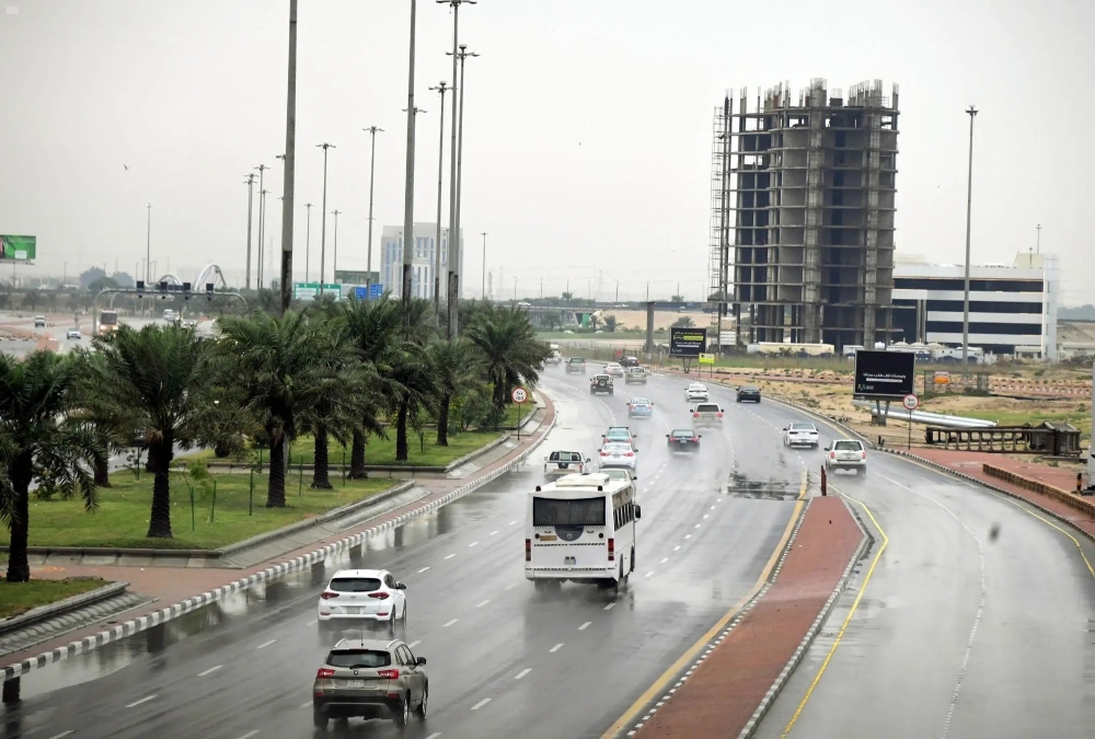 طقس-السبت.-أمطار-رعدية-ورياح-مثيرة-للأتربة-على-عدد-من-المناطق