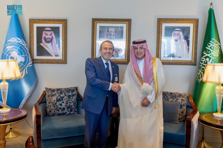 “الجبير”-يستعرض-العلاقات-الثنائية-مع-وزيري-خارجية-الأوروغواي-والبيرو