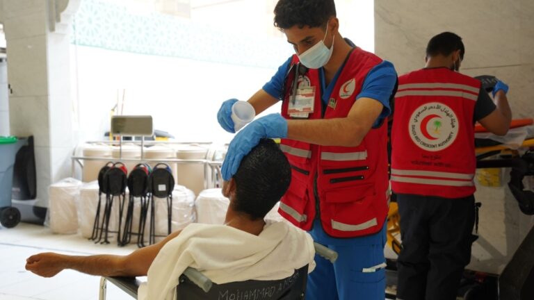 “هلال-مكة”-يتخطى-111-ألف-ساعة-تطوعية-لخدمة-ضيوف-الرحمن